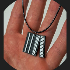 Colar Claquete